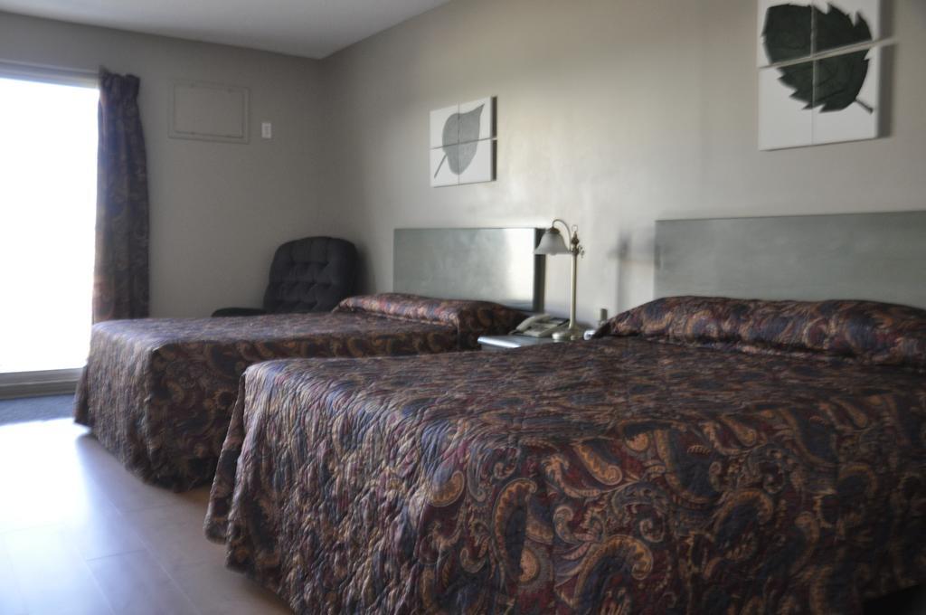 Motel Les Pignons Verts Buckingham Номер фото