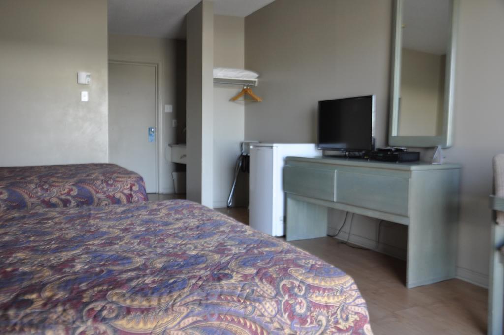 Motel Les Pignons Verts Buckingham Номер фото