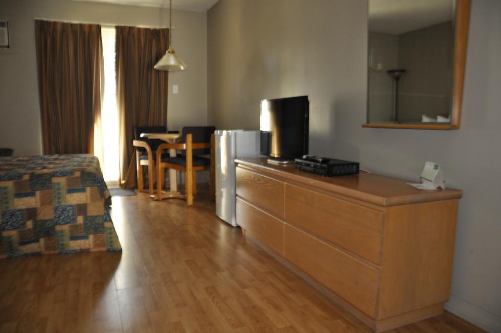 Motel Les Pignons Verts Buckingham Номер фото