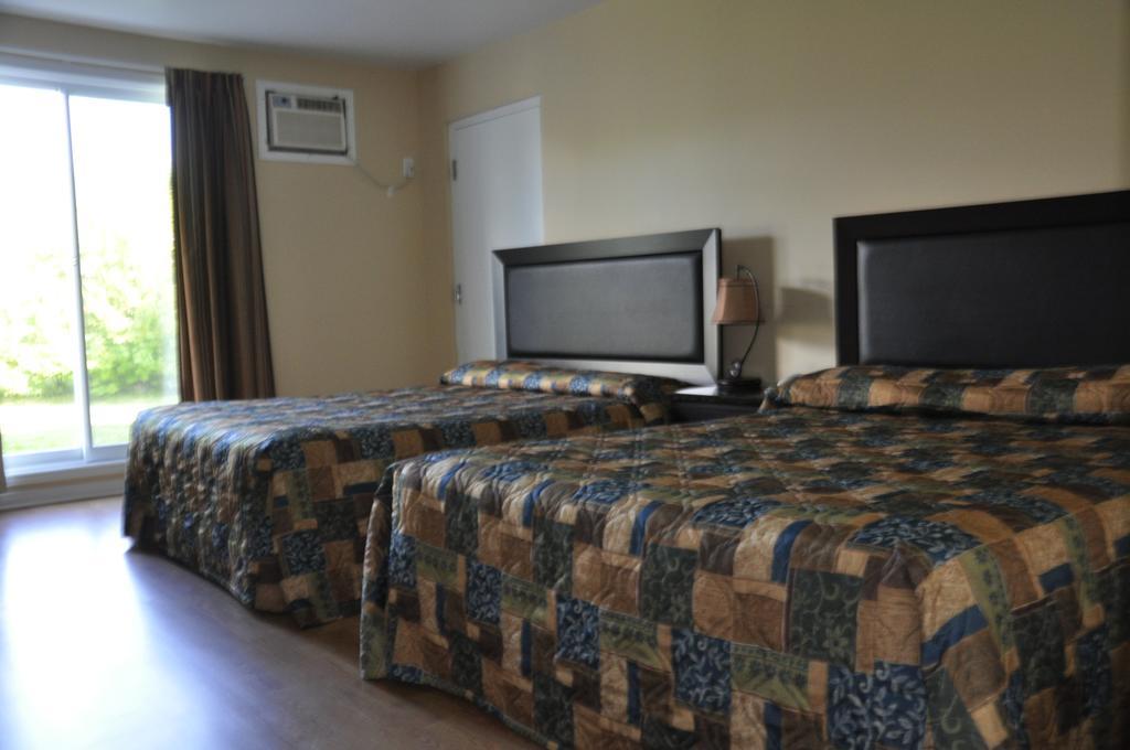 Motel Les Pignons Verts Buckingham Номер фото