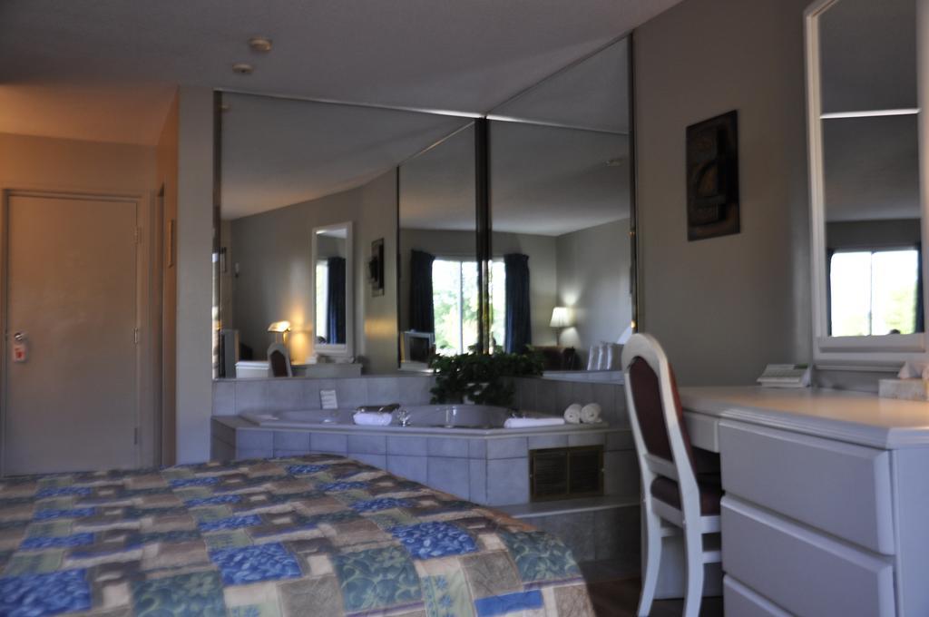Motel Les Pignons Verts Buckingham Номер фото