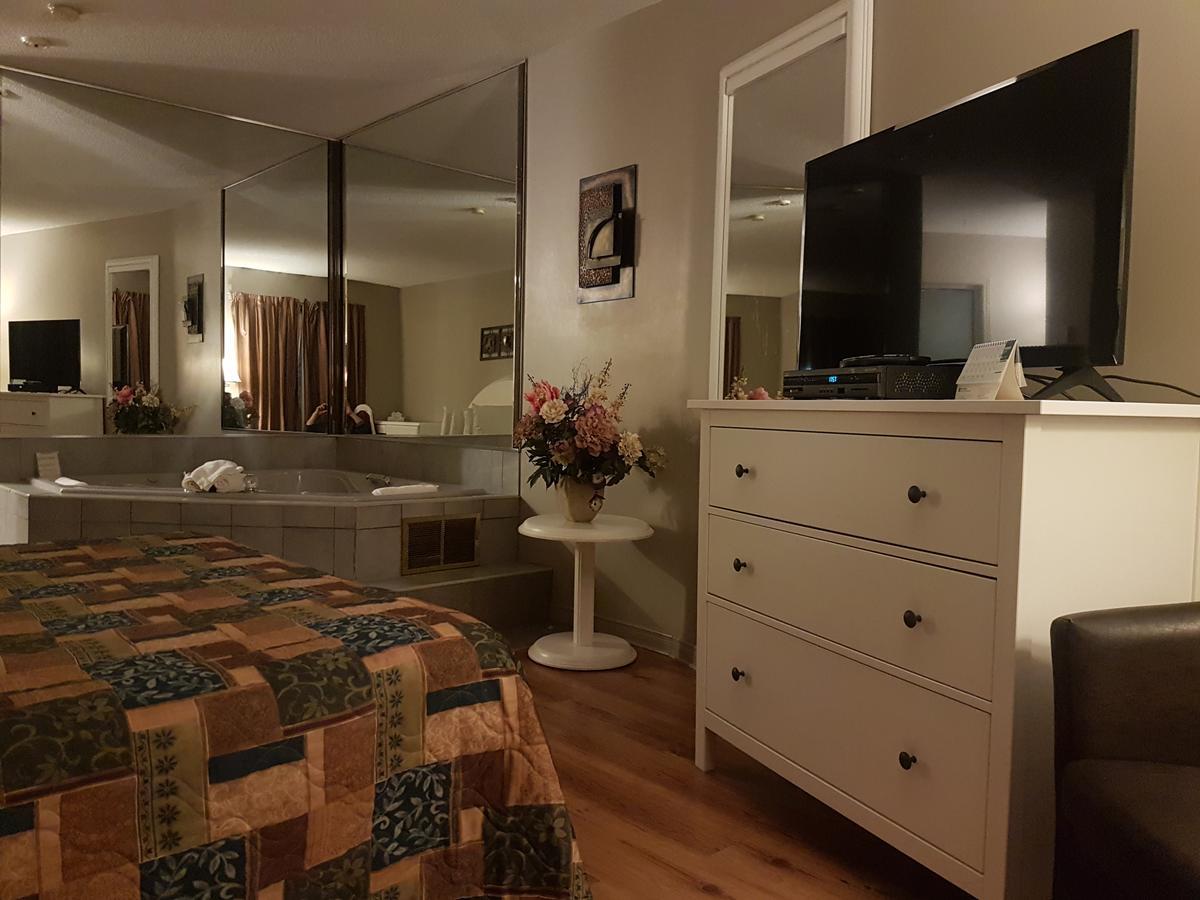 Motel Les Pignons Verts Buckingham Экстерьер фото