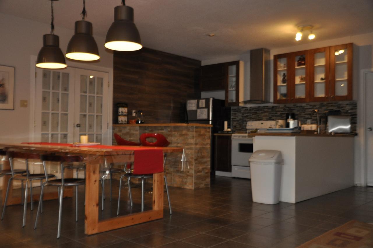 Motel Les Pignons Verts Buckingham Экстерьер фото