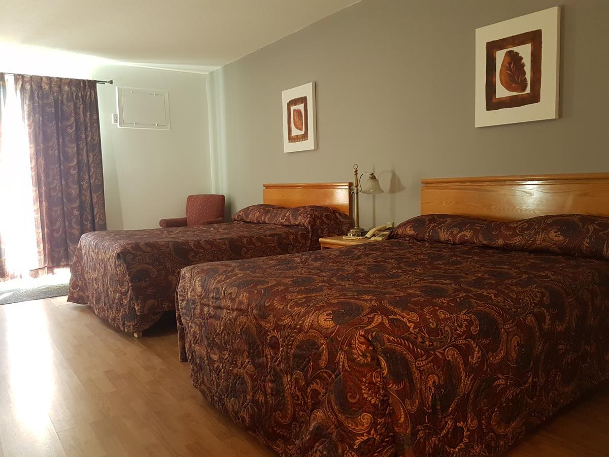 Motel Les Pignons Verts Buckingham Экстерьер фото